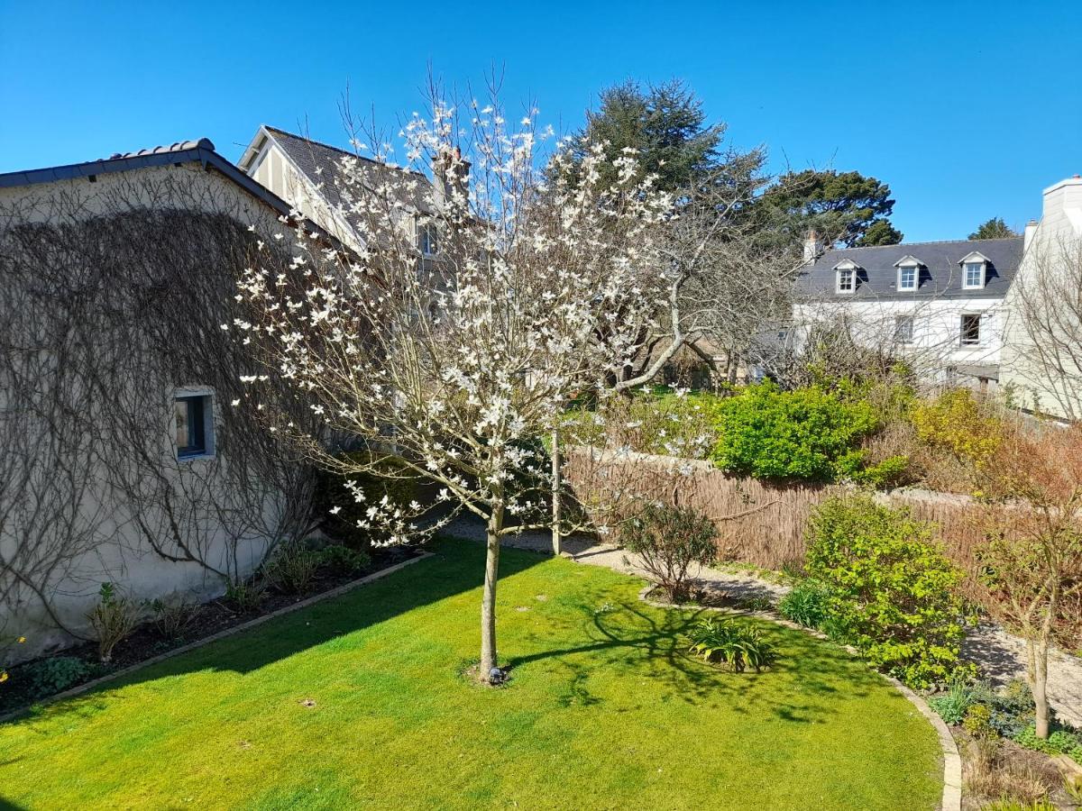 Maison Spacieuse Entre La Ville Et La Cote Saint-Martin-des-Champs  Exterior foto